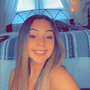 Meet your Posher, Makayla